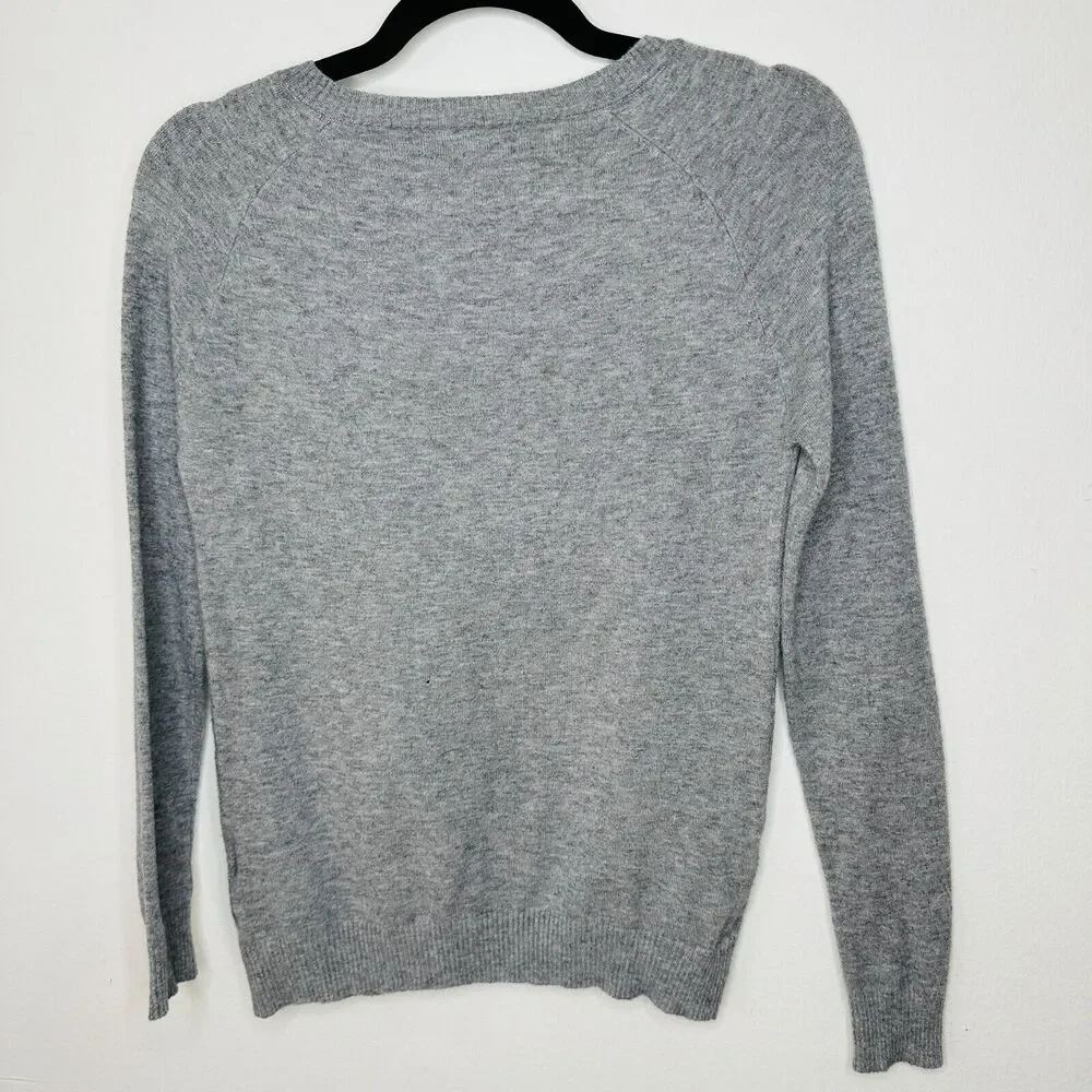 Love Tree Gray V-Neck Long Sleeve Pullover Sweater Banded Hem Thin Jumper Small